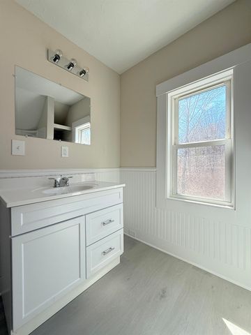 8 Holman Street, Hillsborough, NH 03221