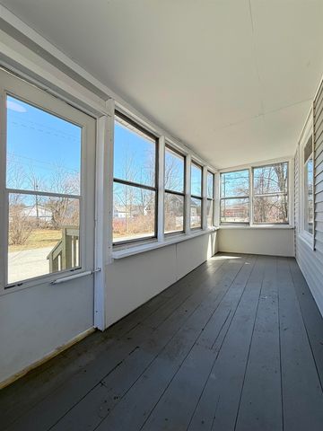 8 Holman Street, Hillsborough, NH 03221