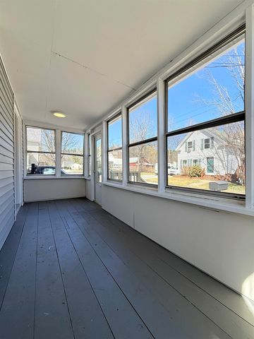 8 Holman Street, Hillsborough, NH 03221
