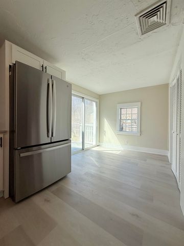 8 Holman Street, Hillsborough, NH 03221
