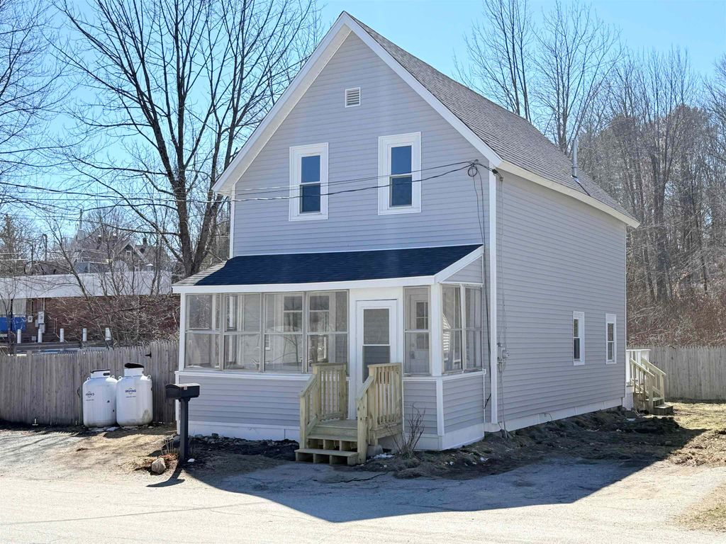 8 Holman Street, Hillsborough, NH 03221