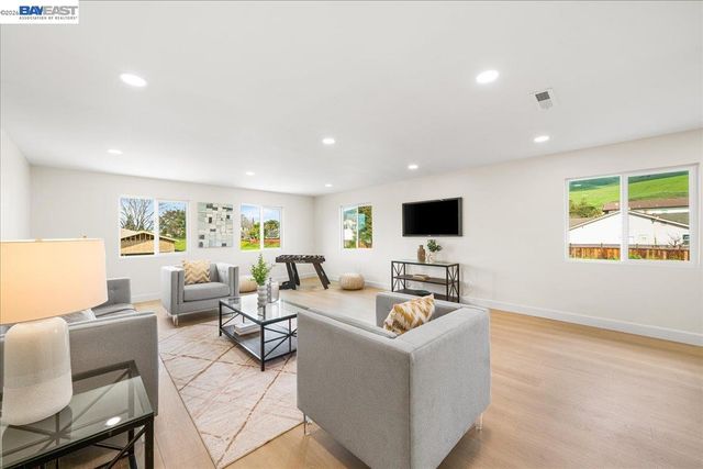 532 Mcduff Ave, Fremont, CA 94539