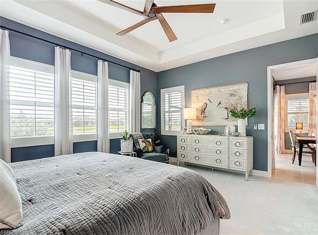 4058 Aquila PL, Naples, FL 34120