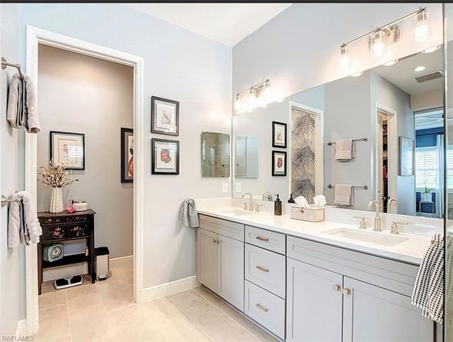 4058 Aquila PL, Naples, FL 34120