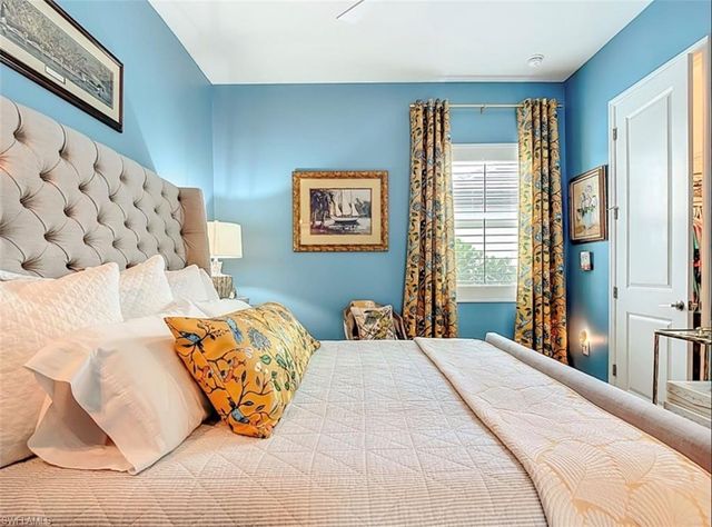 4058 Aquila PL, Naples, FL 34120