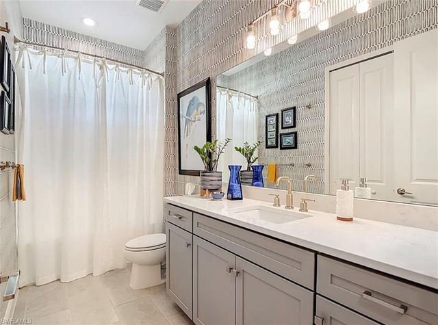 4058 Aquila PL, Naples, FL 34120