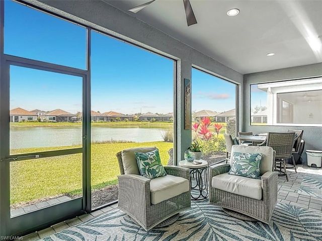 4058 Aquila PL, Naples, FL 34120