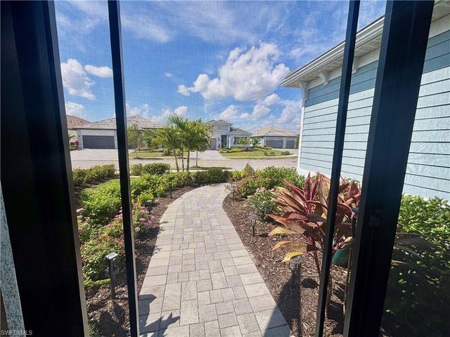 4058 Aquila PL, Naples, FL 34120