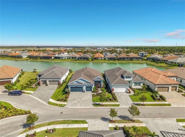 4058 Aquila PL, Naples, FL 34120