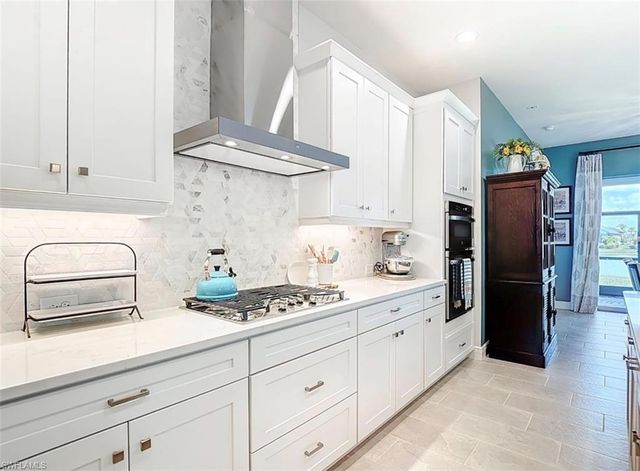 4058 Aquila PL, Naples, FL 34120