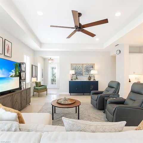 4058 Aquila PL, Naples, FL 34120