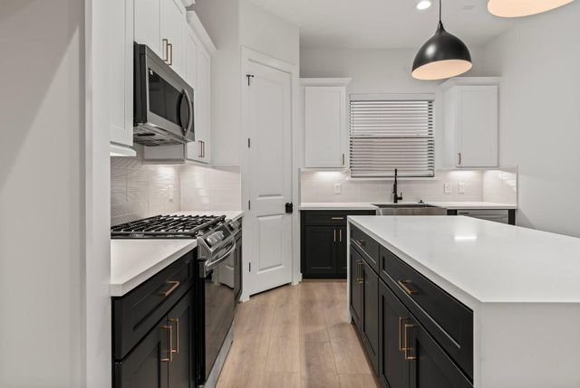 816 Curtin Street D, Houston, TX 77018