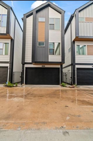 816 Curtin Street D, Houston, TX 77018