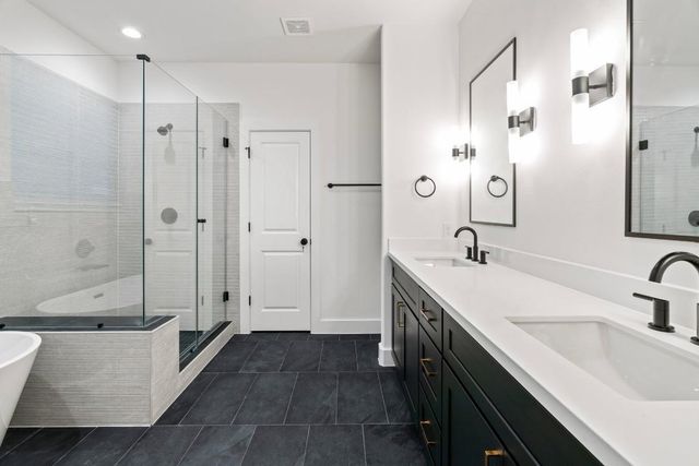 816 Curtin Street D, Houston, TX 77018