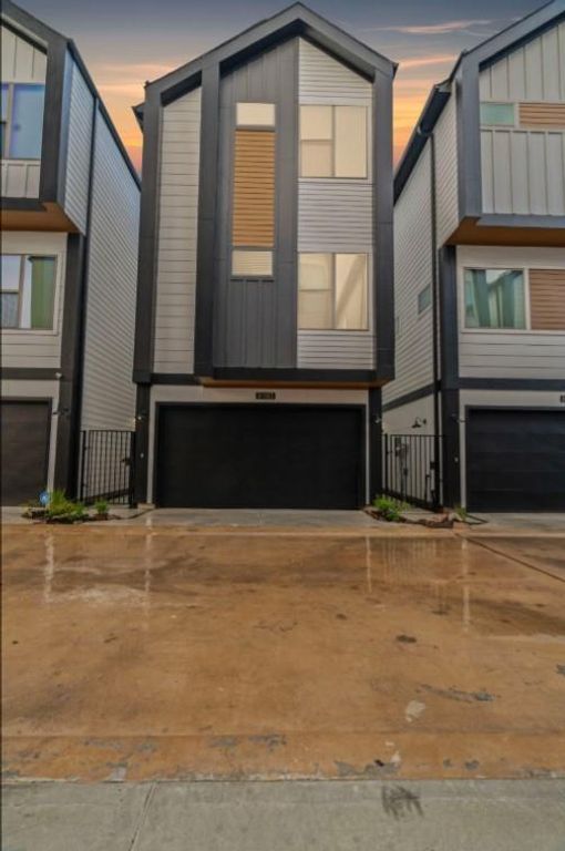 816 Curtin Street D, Houston, TX 77018