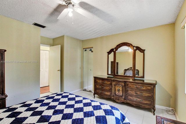 1590 NW 98th Ter, Pembroke Pines, FL 33024