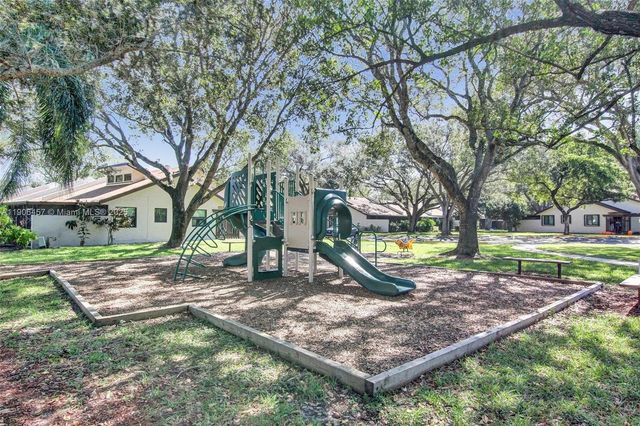 1590 NW 98th Ter, Pembroke Pines, FL 33024