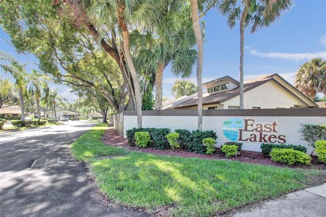 1590 NW 98th Ter, Pembroke Pines, FL 33024