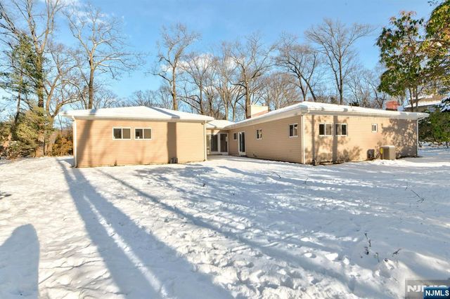 16 Cypress Peak Lane, Montvale, NJ 07645