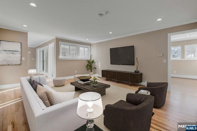 16 Cypress Peak Lane, Montvale, NJ 07645