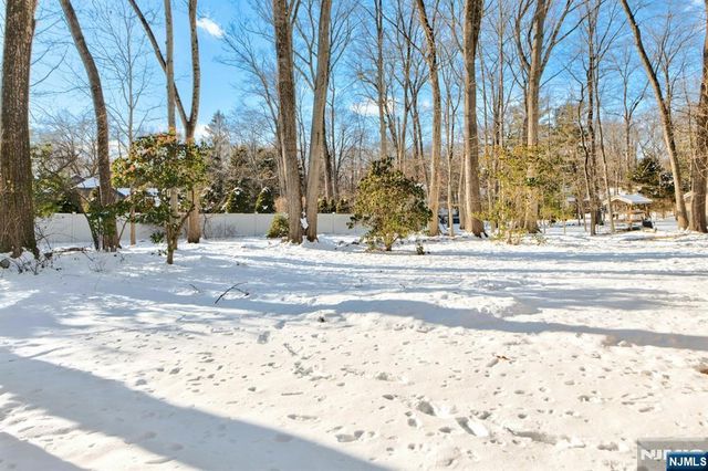 16 Cypress Peak Lane, Montvale, NJ 07645