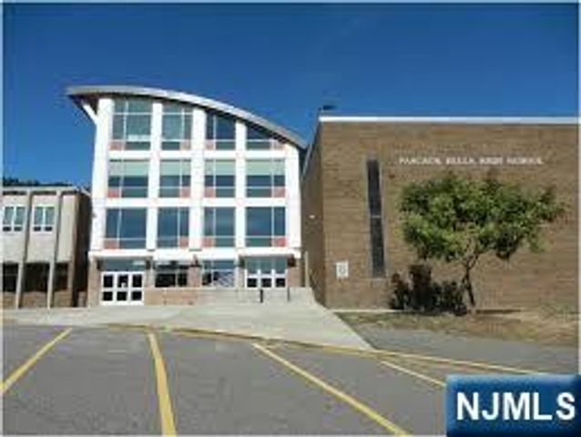 16 Cypress Peak Lane, Montvale, NJ 07645