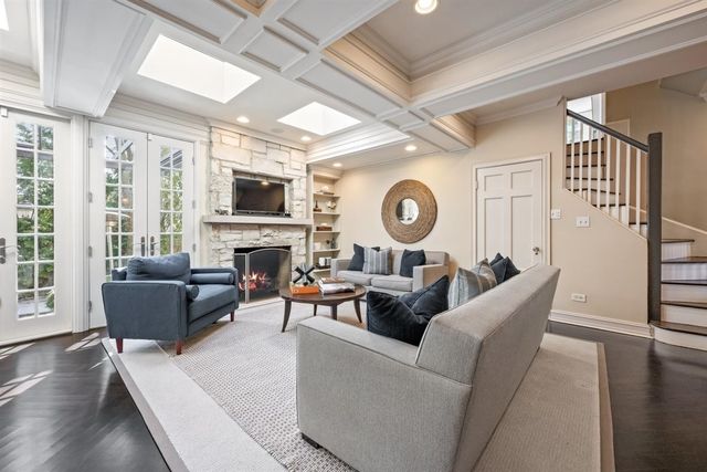 110 KENILWORTH Avenue, Kenilworth, IL 60043