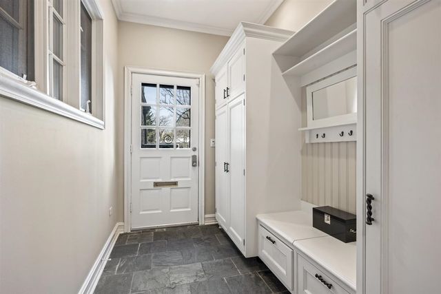 110 KENILWORTH Avenue, Kenilworth, IL 60043