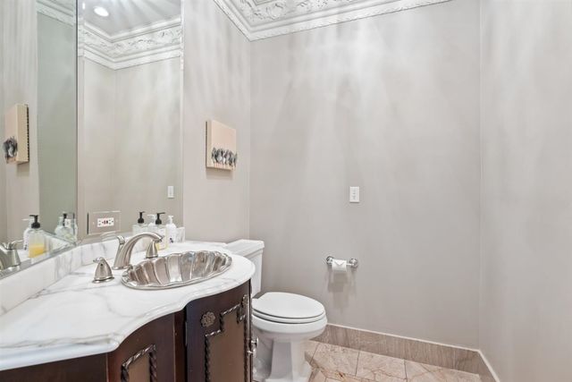 110 KENILWORTH Avenue, Kenilworth, IL 60043