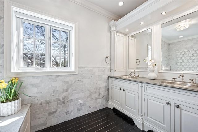 110 KENILWORTH Avenue, Kenilworth, IL 60043