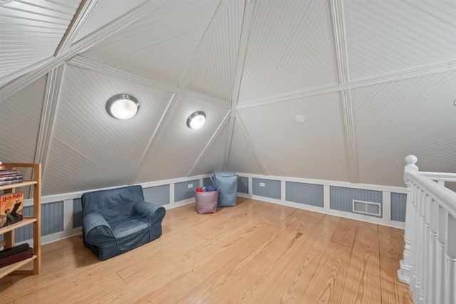 110 KENILWORTH Avenue, Kenilworth, IL 60043