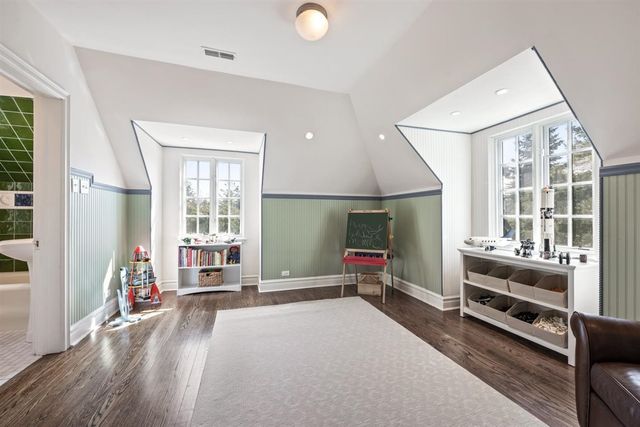 110 KENILWORTH Avenue, Kenilworth, IL 60043