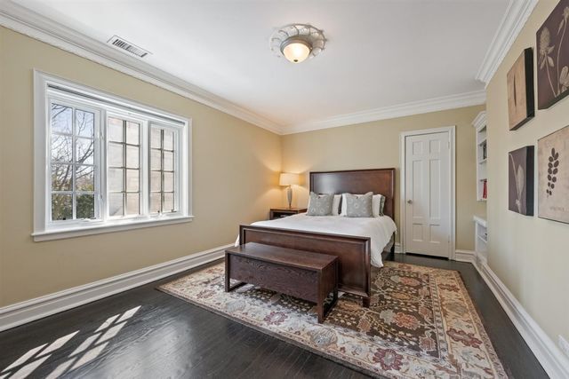 110 KENILWORTH Avenue, Kenilworth, IL 60043