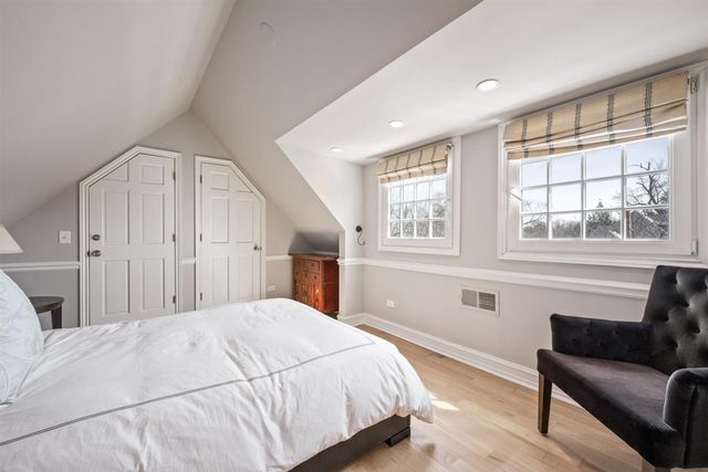 110 KENILWORTH Avenue, Kenilworth, IL 60043