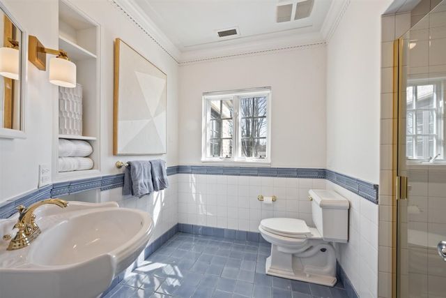 110 KENILWORTH Avenue, Kenilworth, IL 60043