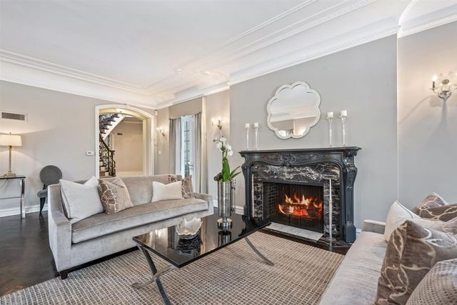 110 KENILWORTH Avenue, Kenilworth, IL 60043