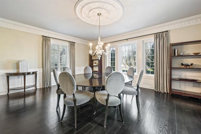 110 KENILWORTH Avenue, Kenilworth, IL 60043