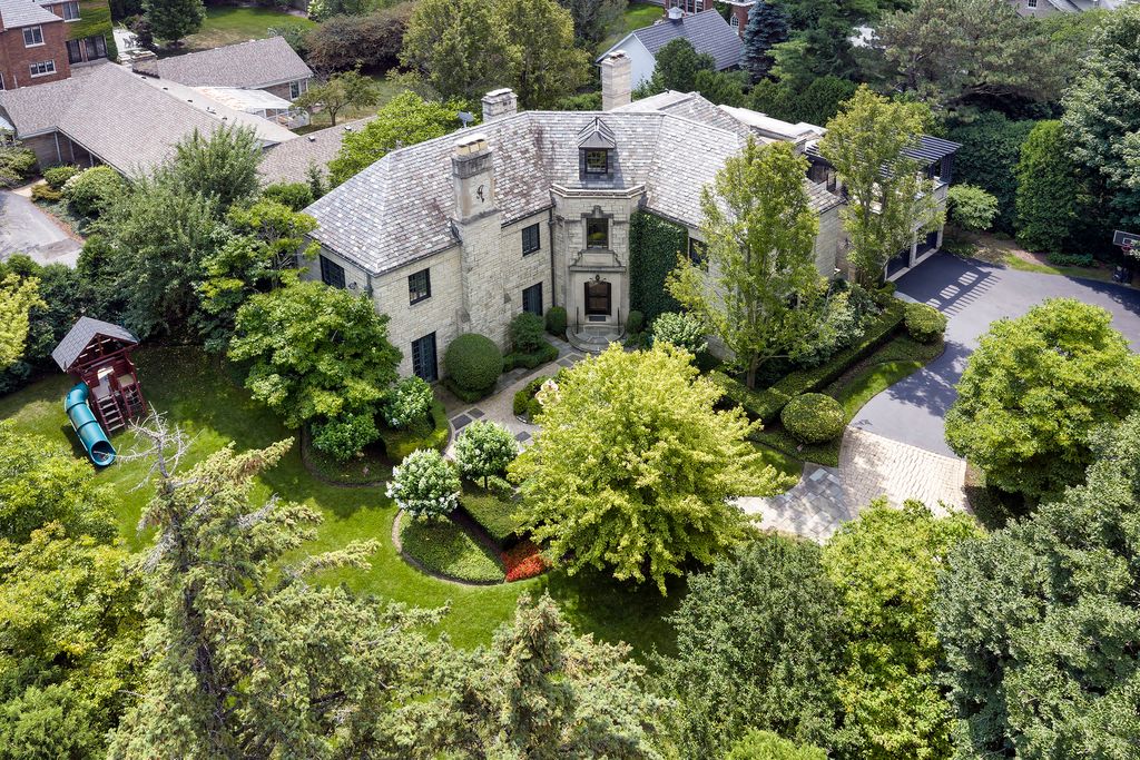 110 KENILWORTH Avenue, Kenilworth, IL 60043