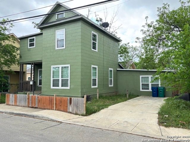1014 montana, San Antonio, TX 78203