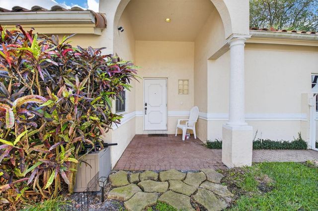 5350 Casa Real Drive, Delray Beach, FL 33484