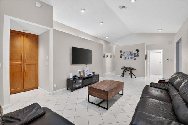 5350 Casa Real Drive, Delray Beach, FL 33484