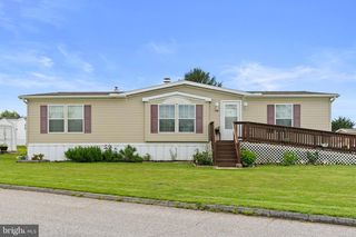 196 CHESAPEAKE EST, Thomasville, PA 17364
