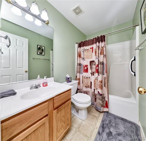 30 Spring Hill Circle, Wright City, MO 63390