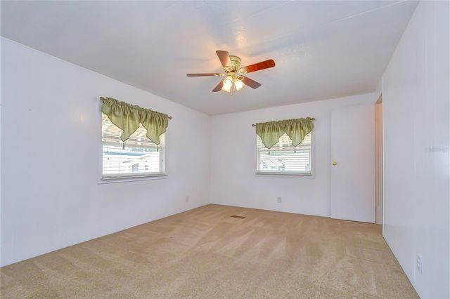 37816 BARCELONA AVENUE, Zephyrhills, FL 33541