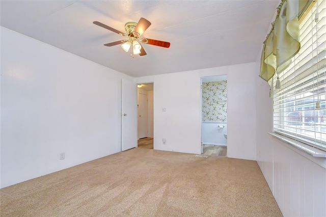 37816 BARCELONA AVENUE, Zephyrhills, FL 33541