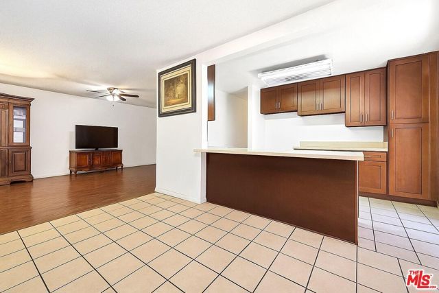 2912 5th Avenue, Los Angeles, CA 90018