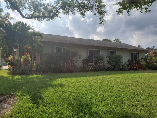 2665 SE 27th Lane, Boynton Beach, FL 33435