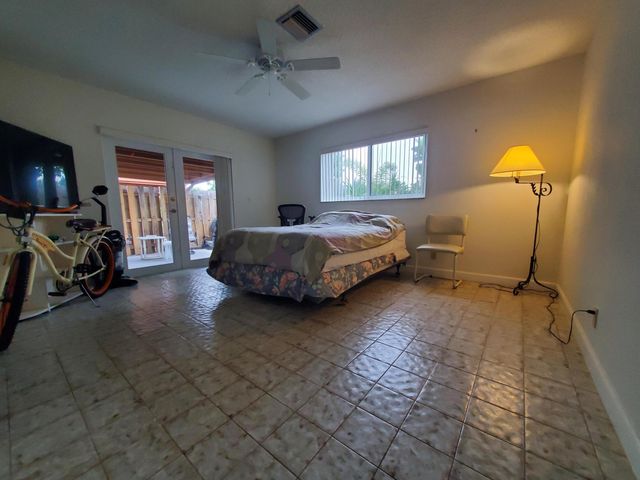 2665 SE 27th Lane, Boynton Beach, FL 33435