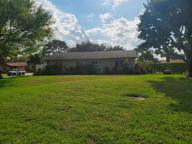 2665 SE 27th Lane, Boynton Beach, FL 33435