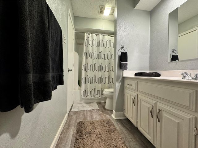3628 Country Club Drive W, Irving, TX 75038